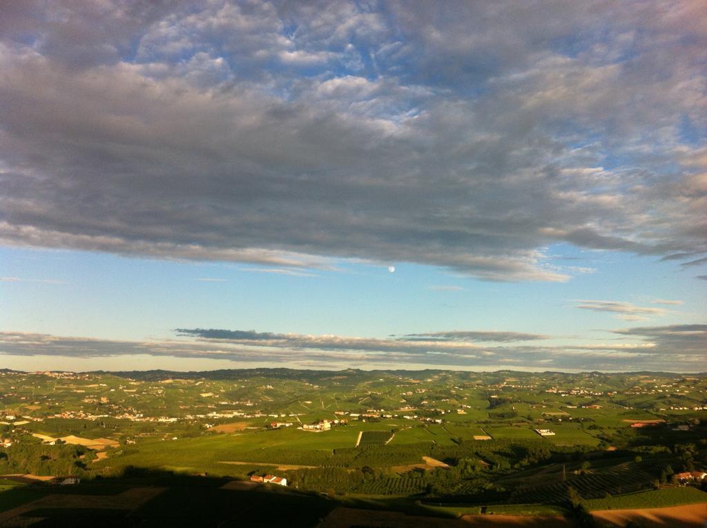 La Vigna Del Parroco Apartamento Verduno Quarto foto